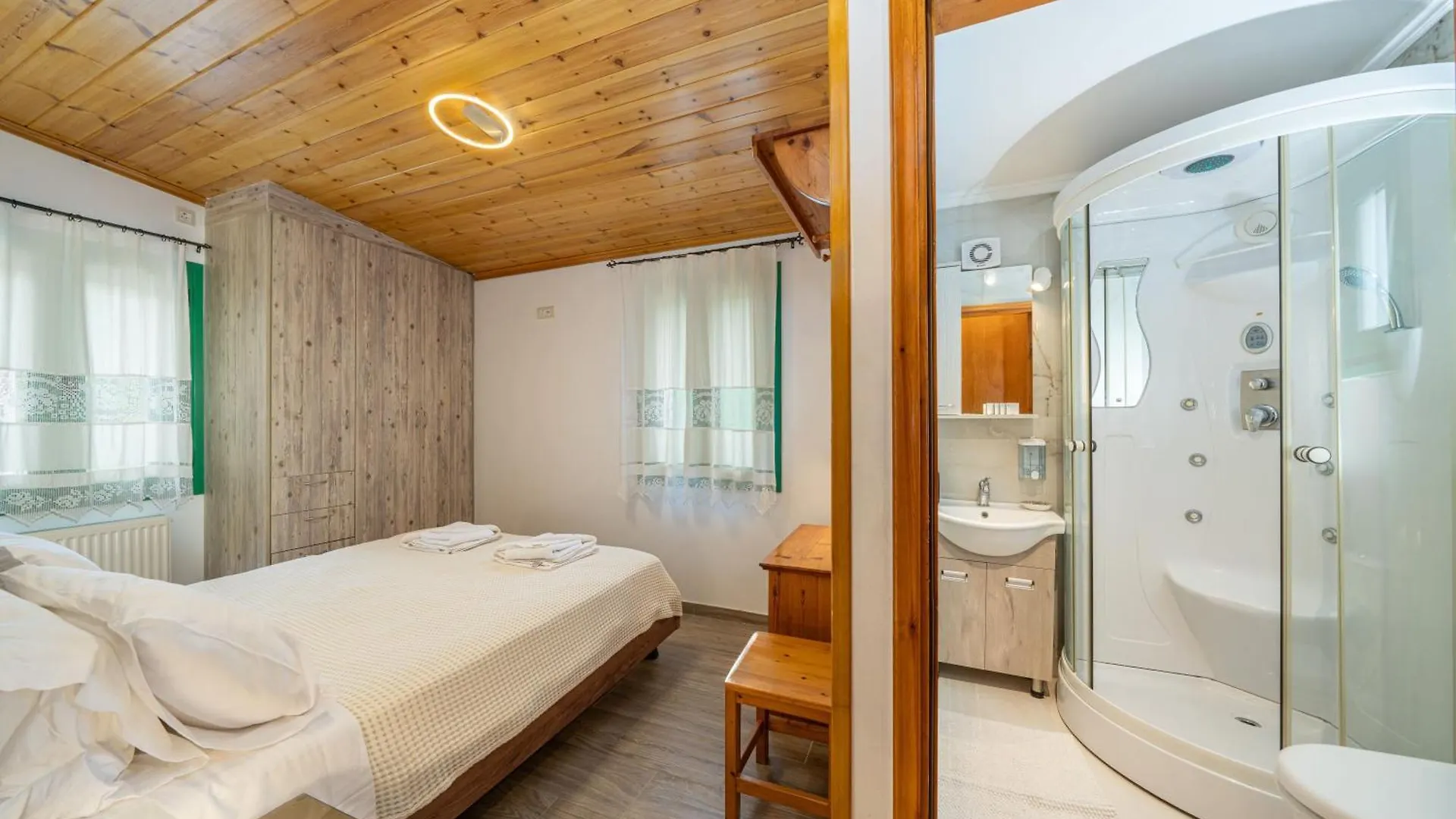 Paola Apartment Φισκάρδο